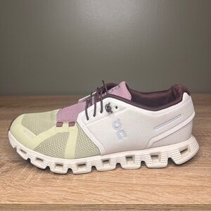 Women’s On Running Cloud 5 Sneakers – Ice/Haze – Size US 8.5